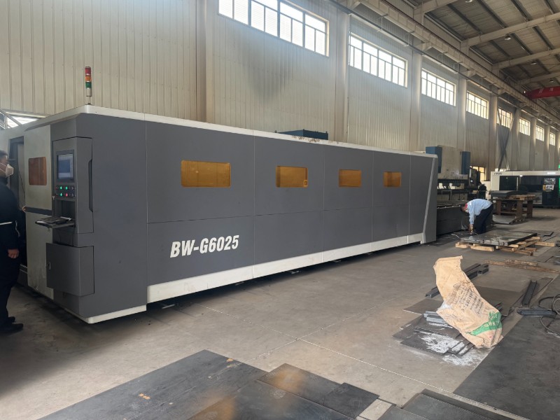 山东华建星 精密加工设备 数控激光切割机 折弯机 精度±0.1mm